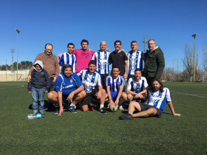 Javier Mora con sus Amigos de Huelva.