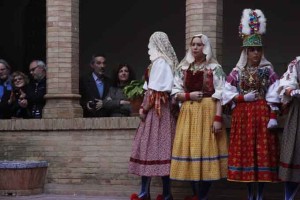 Las vestimentas de 15 municipios están presentes en la muestra. / Foto: Aniceto Delgado.