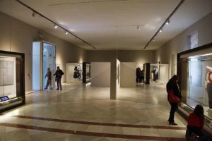 Algunos de los trajes han sido cedidos para la exposición. / Foto: Aniceto Delgado.