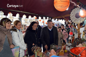 El alcalde de Cartaya ha inaugurado el Mercadillo Gastronómico.