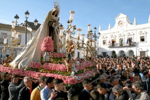 La Virgen del Carmen estuvo acompañada por la Banda del Ateneo Musical Cartayero.