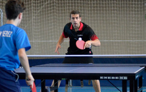 Adrián Robles ganó sus dos partidos ante el conjunto jerezano. / Foto: J. L. Rúa.