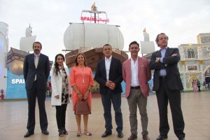 En otro de los momentos de la visita. / Foto: Diario del Golfo