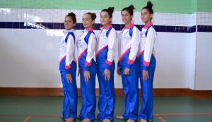 Las gimnastas del Rítmico Colombino acuden con ganas al torneo en Conil.