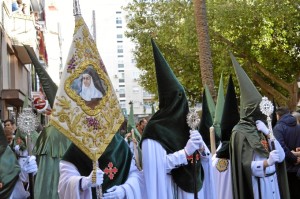 Santa Ángela de la Cruz, siempre presente en la Hermandad de la Esperanza