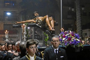 El Santísimo Cristo de la Buena Muerte presidió el rezo del Vía+Crucis.