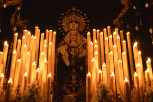 Soledad de María, bajo su palio negro un año más tras el Señor Yacente