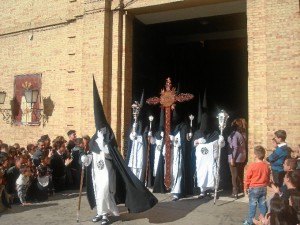 Las puertas del Sagrado Corazón de Jesús se abrían con una hora de retraso.