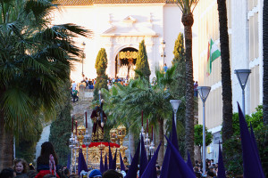 Huelva se encuentra con su Señor de Pasión cada Martes Santo en el Paseo Santa Fe