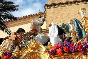 La Borriquita salía a la calle pasadas las 17.35 horas.