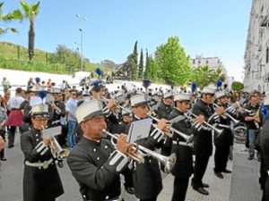 La Agrupación Musical de la Santa Cruz de Huelva acompaña al Prendimiento en su Estación de Penitencia.