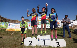 Isabel Borrero al frente del podio femenino. / Foto: CC El Resacón/Carmelo Pascual.