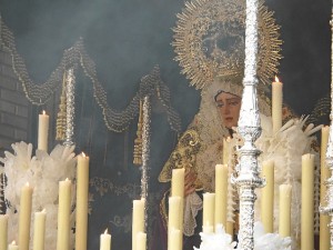 Los pasos lucirán un crespón negro el Viernes Santo.