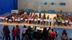 En el evento han participado 27 escuelas municipales, con un total de 300 gimnastas.