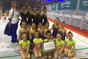 El grupo del Rítmico que participó por la mañana en el Ciudad de Algeciras.