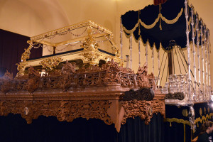 El interior de la Ermita de la Soledad acoge ya los tres pasos de la cofradía del Santo Entierro