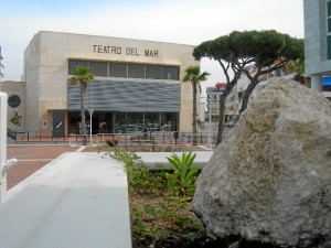 Fachada del Teatro del Mar de Punta Umbría.