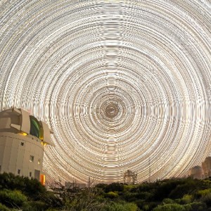 Trazas estelares durante seis horas con telescopio. / Foto: Daniel López.