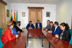 Reunión institucional en el Ayuntamiento de Jabugo. 