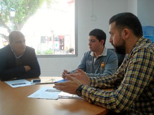 Ramón Fernández Beviá mantuvo un encuentro con Víctor López y Adrián Zafra, miembros del proyecto.