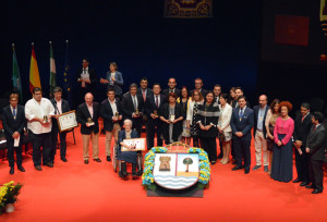 Foto de familia de los premiados este 26 de abril.