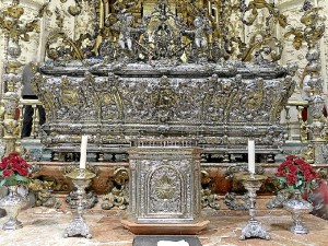 Sepulcro del Rey Fernando III en Sevilla.