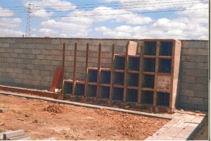 Otra perspectiva del Cementerio de parros que historiamos durante su fase de construcción.