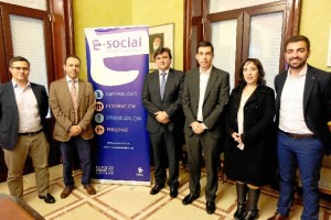 Huelva ha suscrito un convenio de colaboración con la empresa de multiservicios Clece.