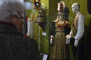 Los trajes tradicionales de San Benito Abad forman parte de la exposición