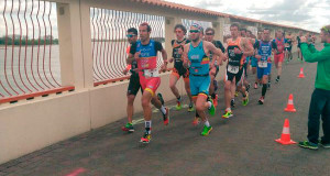 Emilio Martín siempre se mantuvo en el grupo de cabeza. / Foto: @TRIATLONSP.