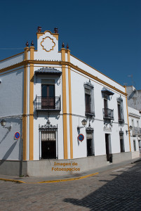 Fachada del Casino de Trigueros.