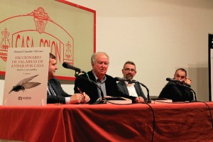 Momento de la presentación del 'Diccionario de palabras de andar por casa. Huelva y sus pueblos'.