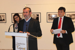 Matilde Valdivia, Rafael J. Terán y Gabriel Cruz presentaron el Anuario.