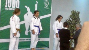 Momento de la entrega de medallas. 