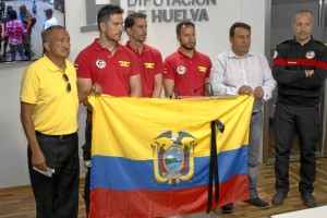 Ya han regresado a Huelva los bomberos que partieron Ecuador. / Foto:  José Rodríguez. 