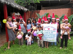 Imagen de los escolares en Puerto Maldonado, Perú. 