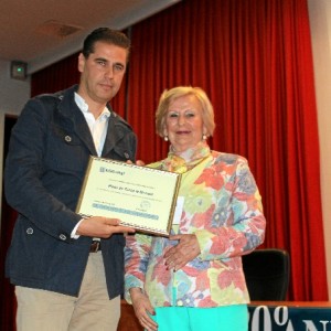 Toros de la Merced, junto a María San Emeterio, miembro del comité rector.