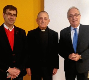 Con Eduardo Sanchez, autor de tres libros de fotografias sobre Toledo Olvidado y un bolog muy interesante, junto con Ramon Gonzalvez , Canonigo, archivero y escritor.