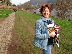 La escritora Carmen de la Rosa. 