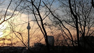 Imagen de la popular torre de televisión Fernsehturm, ubicada en el centro de Berlín. 