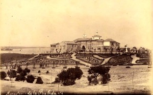 Vista de La Rábida con la reforma de jardines que vegetaron un espacio anterior desbrozado. 1892.