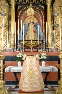 Nueva saya de la Virgen de la Victoria. 