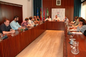 Un momento de la reunión sobre seguridad celebrada en el Salón de Plenos del Ayuntamiento de Cartaya.