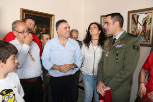 Alcalde recibe en su casa a Brigada Paracaidista 2