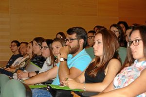 La Facultad de Ciencias del Trabajo ha desarrollado una jornada de emprendimiento laboral. 