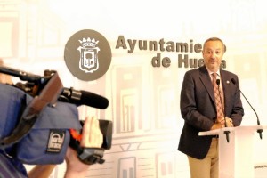 Un momento de la rueda de prensa celebrada en el Ayuntamiento de Huelva. 