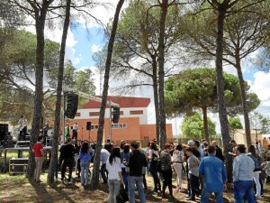 Cientos de vecinos disfrutan con la celebración del 'Happening Park' en San Bartolomé de la Torre.