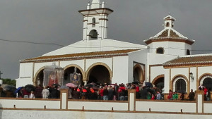 La Virgen fue protegida con un plástico.