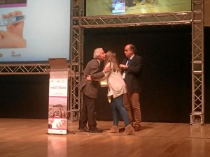 La joven, durante la entrega del premio.