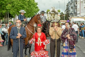 La Alcaldesa de Isla Antonia Grao, junto al Vivepresidente del Consejo, Presidente de la Hermandad y uno de lso mimebors de la Junta de Gobierno